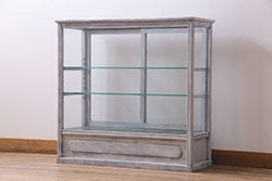 アンティーク家具　和製アンティーク　シャビーな風合いのペイントがおしゃれなガラスケース(ショーケース、陳列棚、飾り棚)(R-038123)