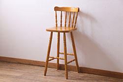ヴィンテージ家具　イギリスビンテージ　スタイリッシュなデザインが目を引くハイチェア(バーチェア、椅子)(R-038141)