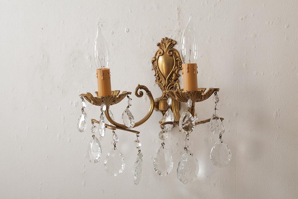ビンテージ照明 真鍮製 ガラスドロップがおしゃれなフランスヴィンテージのウォールランプ(壁掛けシャンデリア、壁付け照明)(R-038313)  ラフジュ工房