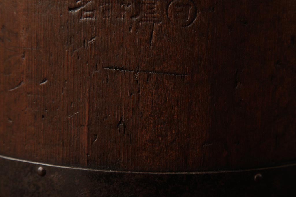 アンティーク雑貨　和製アンティーク　古民具　リング状の取っ手が味のある斗棒付き一斗枡(マス、升)(R-038496)