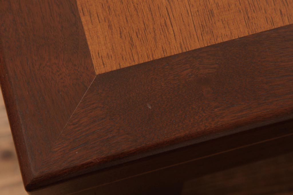 中古　CONDE HOUSE(カンディハウス)　ウォールナット材　象嵌細工が施されたモダンなローテーブル(リビングテーブル、サイドテーブル、座卓)(R-038999)