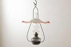 アンティーク雑貨　レトロ雑貨　3分芯　赤縁フリルガラスシェードのオイルランプ(吊り下げランプ)(R-039115)