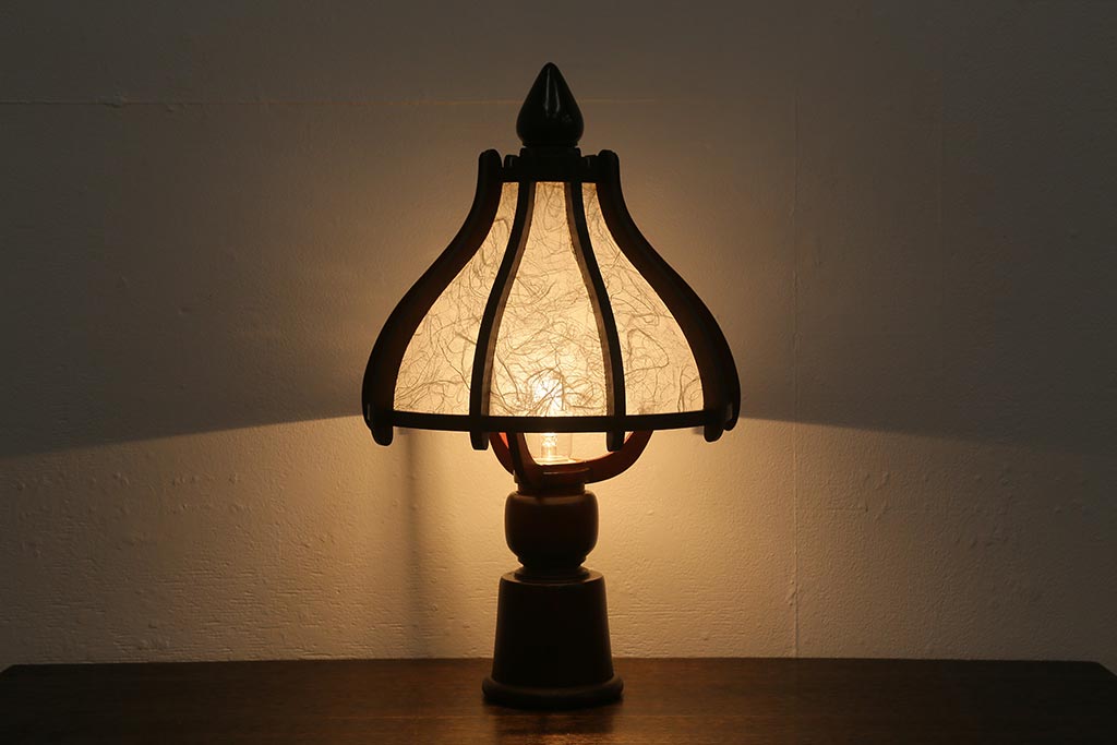 中古　木芸研究会　温かな和の雰囲気を醸し出すスタンドライト(ランプ、卓上照明)(R-039734)