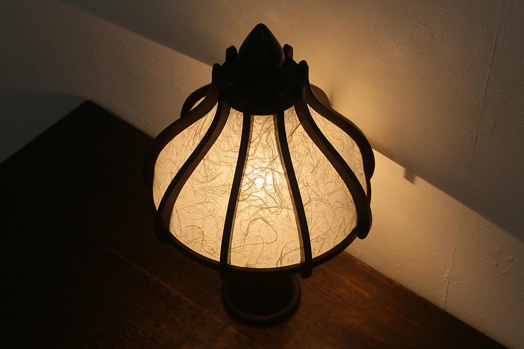 中古　木芸研究会　温かな和の雰囲気を醸し出すスタンドライト(ランプ、卓上照明)(R-039734)