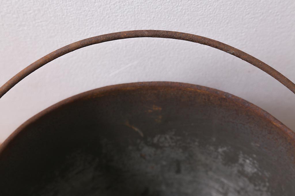 レトロ雑貨　ブリキ　錆びた風合いが味わいのある日本製の古いバケツ(R-040195)