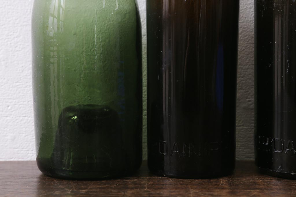 アンティーク雑貨　大正昭和初期　カブトビール　大関赤十字など古いガラス瓶8本(ビン)(R-040557)