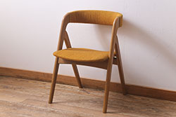 ヴィンテージ家具　北欧ビンテージ　温かみのある黄色のファブリックが素敵なダイニングチェア(椅子)(R-040614)