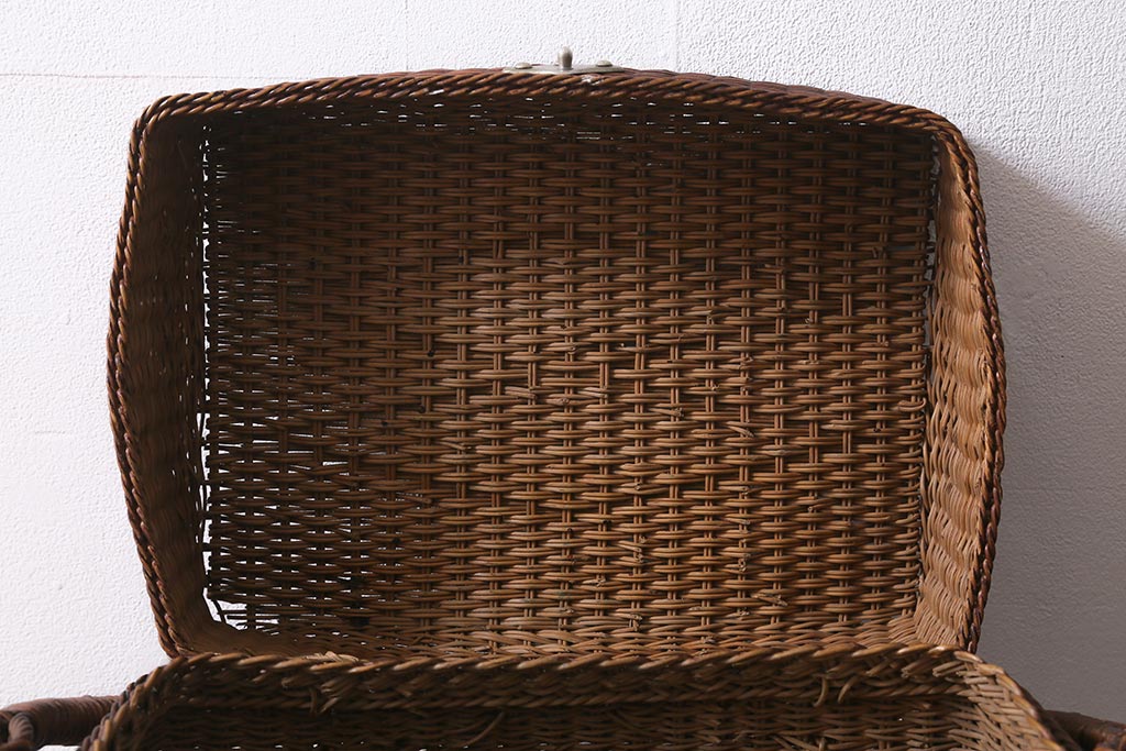 アンティーク雑貨　ナチュラルやカントリースタイルにおすすめなアンティークバスケット(鞄、カゴ、収納)(R-041003)