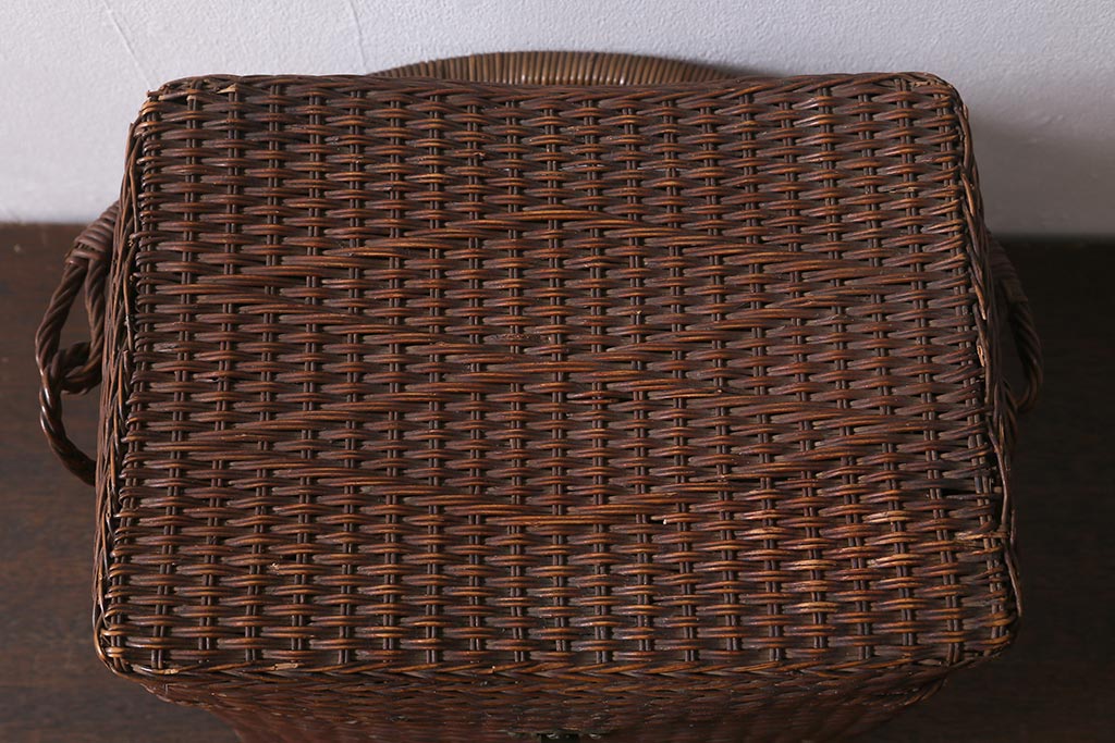 アンティーク雑貨　ナチュラルやカントリースタイルにおすすめなアンティークバスケット(鞄、カゴ、収納)(R-041003)