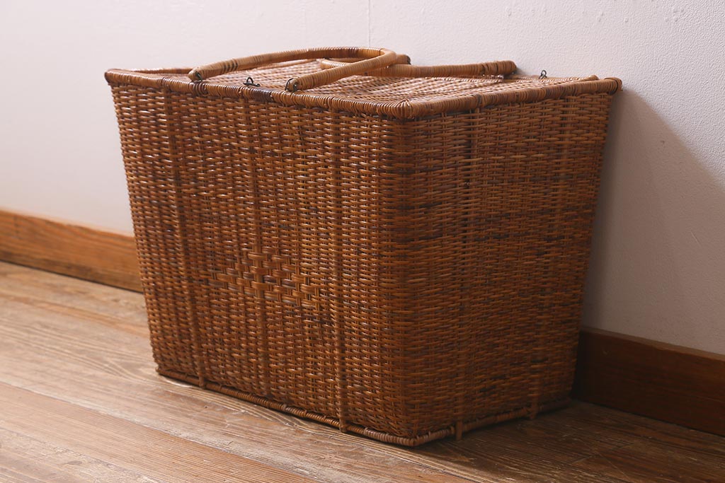 アンティーク雑貨　温もりあふれる素朴なアンティークバスケット(鞄、カゴ、収納)(R-041005)