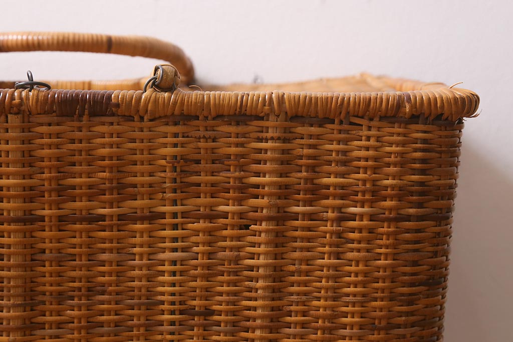 アンティーク雑貨　温もりあふれる素朴なアンティークバスケット(鞄、カゴ、収納)(R-041005)