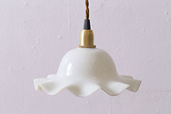 ヴィンテージ照明　フランスビンテージ　真鍮製　2灯　曲線の装飾が優雅な印象あたえるウォールランプ(壁掛け照明、壁付け照明)(R-039120)
