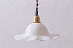 ヴィンテージ照明　イギリスビンテージ　パールのようなデザインが素敵なシャンデリア(吊り下げ照明、天井照明)(R-045256)