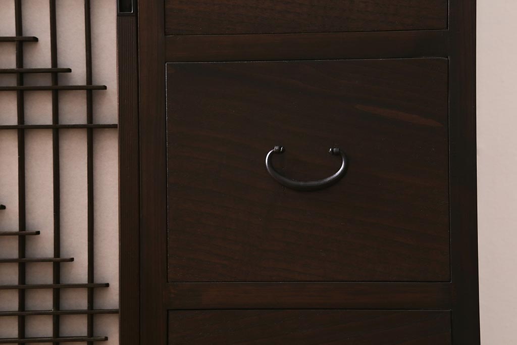 ラフジュ工房オリジナル　古建具リメイク　引き出し付き　風情漂う組子書院戸のキャビネット(戸棚、リビングボード)(R-041079)