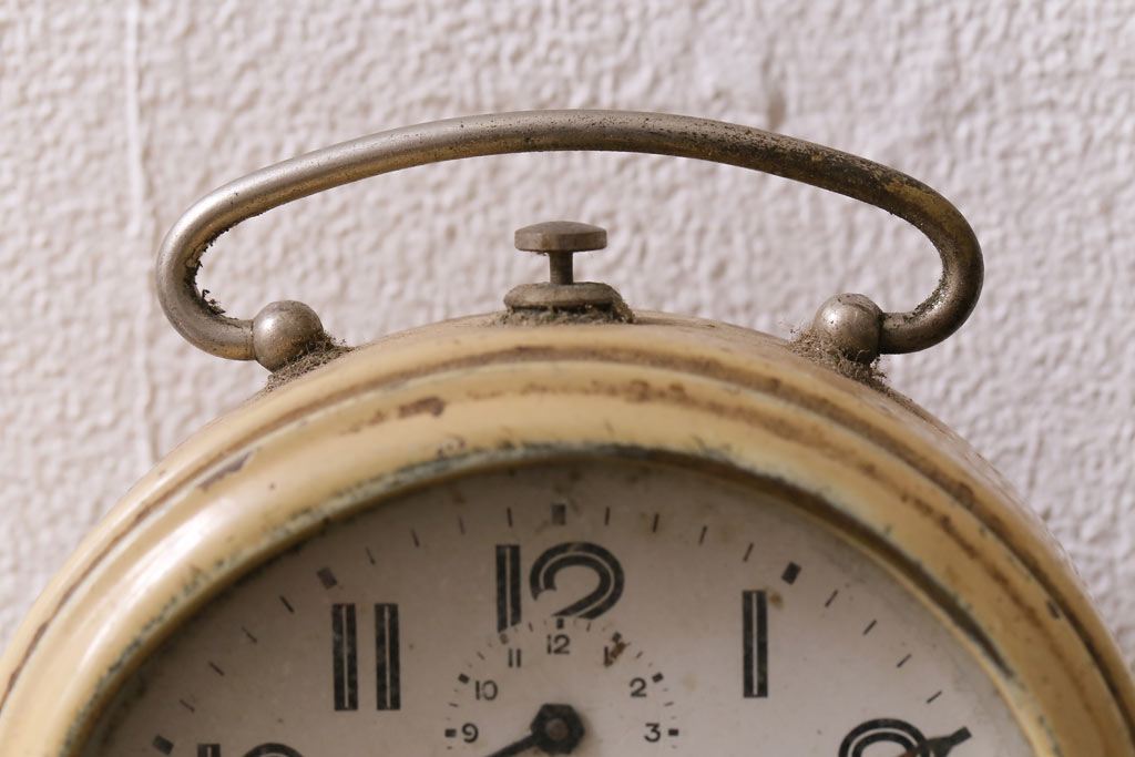 アンティーク雑貨　フランスヴィンテージ　JAZ社　レトロな風合いが魅力の目覚まし時計(置時計、枕時計、ビンテージ)(R-041550)