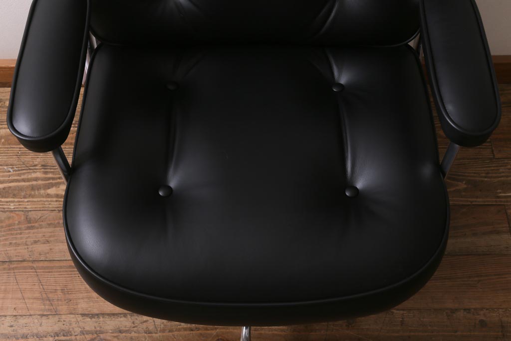中古　展示美品　Hermanmiller(ハーマンミラー社)　イームズ　エグゼクティブチェア(定価約61万円)(アームチェア、オフィスチェア、椅子)(R-041730)