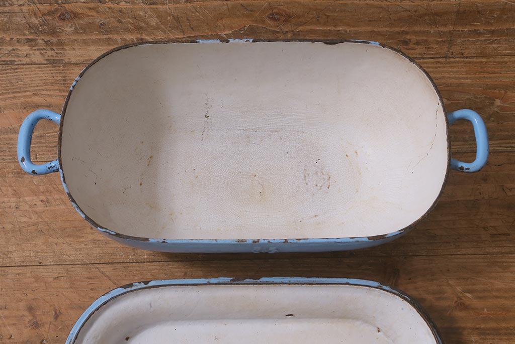 ヴィンテージ雑貨　フランスビンテージ　水色がぱっと目を引く鉄鍋(キャセロール、蓋付き、両手鍋、保存容器)(R-042116)