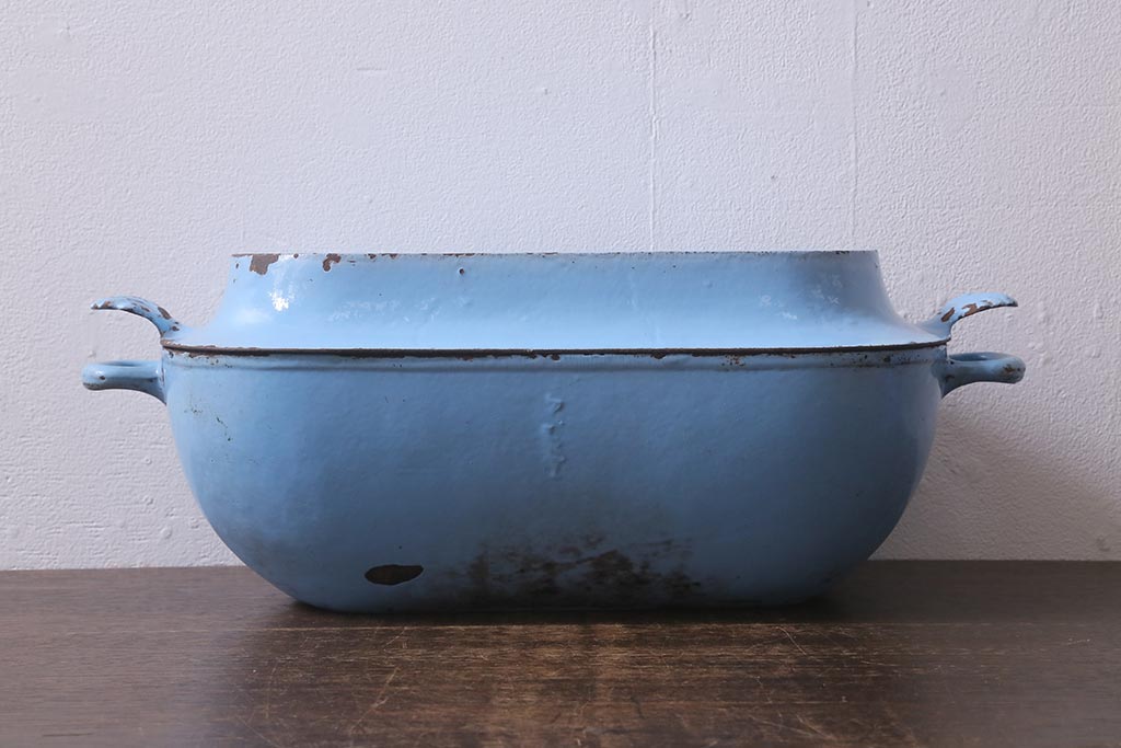 ヴィンテージ雑貨　フランスビンテージ　水色がぱっと目を引く鉄鍋(キャセロール、蓋付き、両手鍋、保存容器)(R-042116)