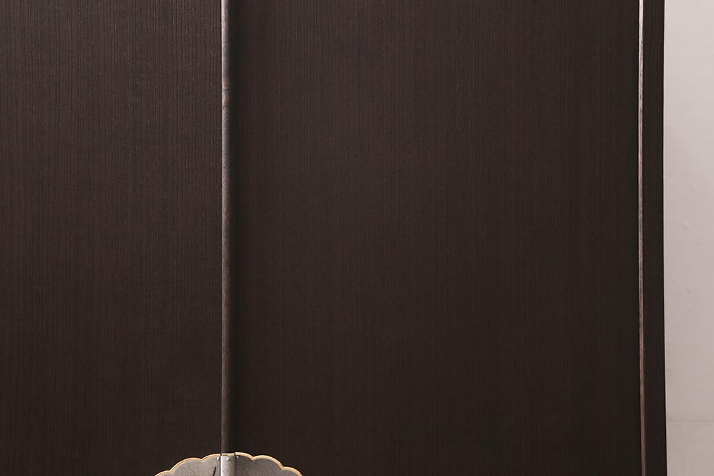 中古　伝統工芸品　高級品　総桐材　上品な意匠金具が目を引く加茂総桐箪笥(総桐たんす、衣装箪笥、洋服タンス)(R-042124)