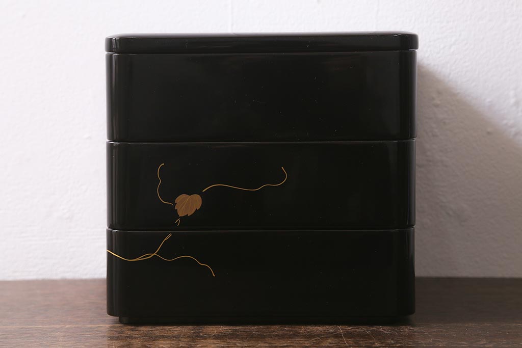 アンティーク雑貨　外箱付き　葡萄文　輪島塗の蒔絵木製三段重(漆器重箱)(R-042181)