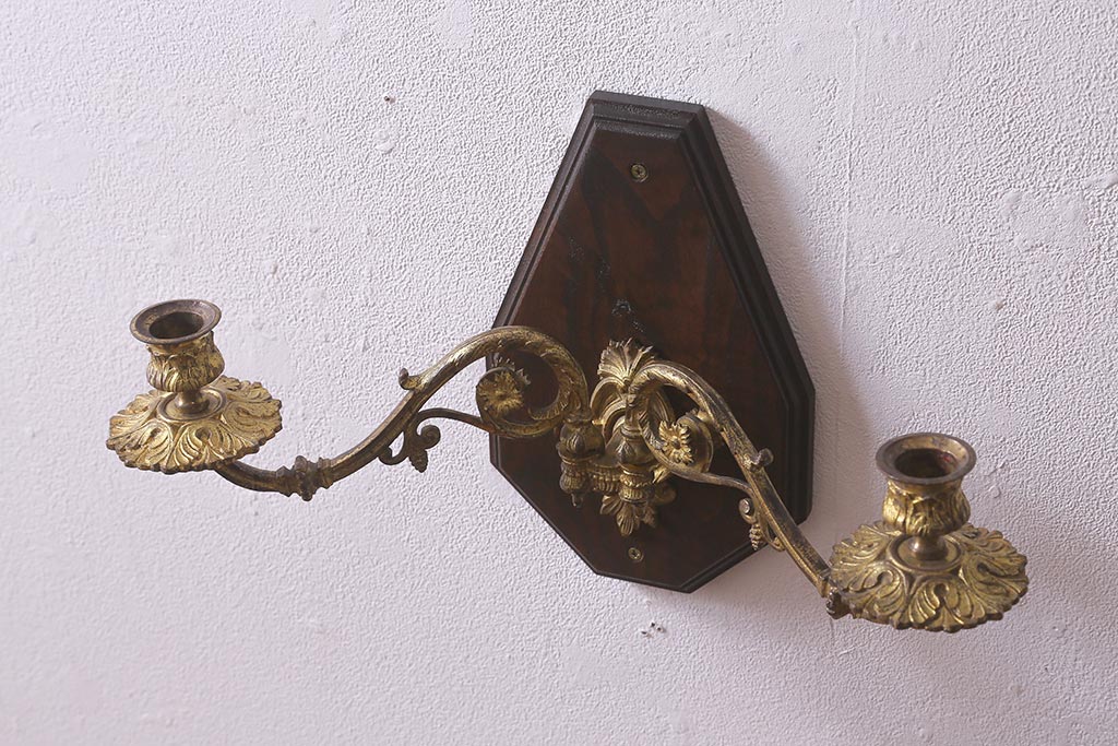 アンティーク雑貨　真鍮　ブラケットライトをリメイクした壁掛けキャンドルホルダー(ろうそく立て、燭台、キャンドルスタンド)(R-042348)