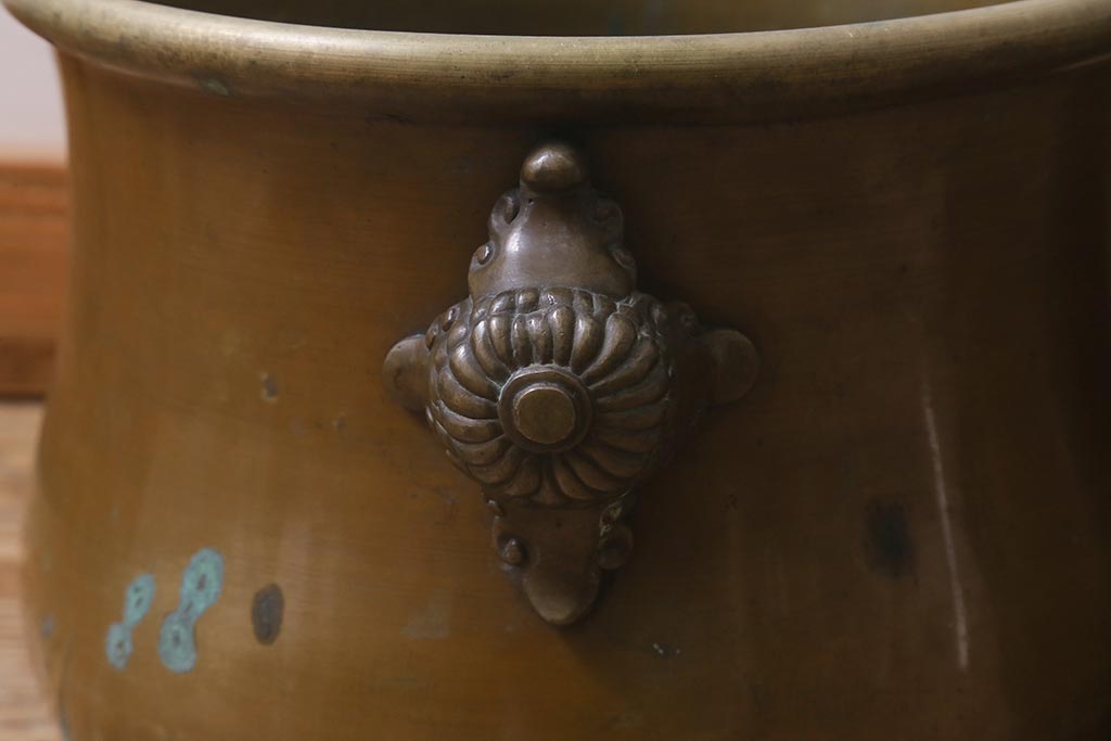 アンティーク雑貨　取っ手がおしゃれな真鍮火鉢一対(手あぶり、金属火鉢)(R-042571)