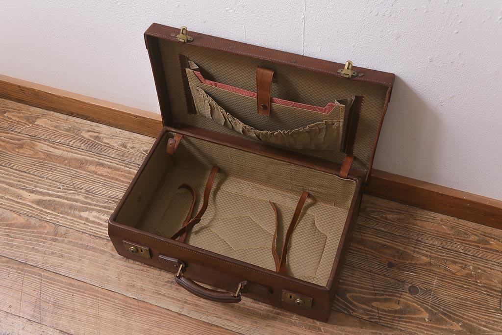 アンティーク雑貨　レトロな魅力が漂うトランク(鞄、カバン、収納、ディスプレイ)(R-042819)