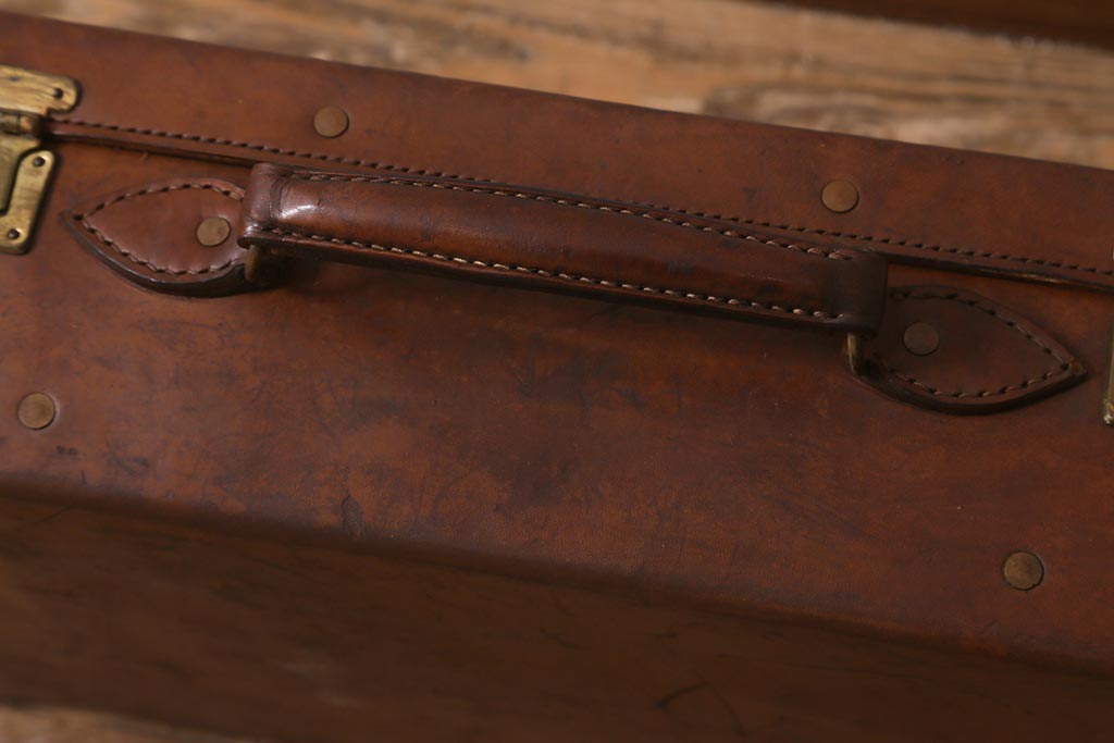 アンティーク雑貨　本革　レトロな魅力が漂うトランク(鞄、カバン、収納、ディスプレイ)(R-042823)
