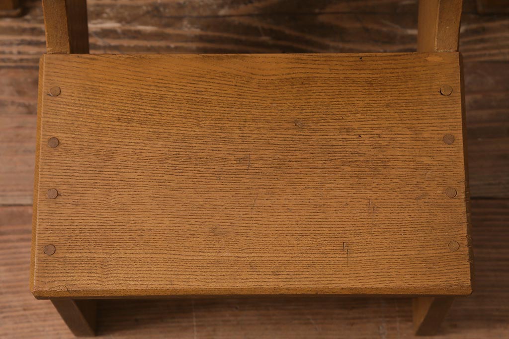 ヴィンテージ家具　昭和中期　タモ材　レア!ナチュラルインテリアにおすすめの踏み台(3段、飾り台、ステップ、ビンテージ)(R-042936)