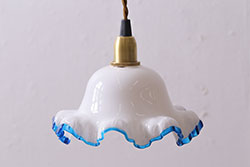 アンティーク照明　オイルランプ型　シンプルなデザインがおしゃれな真鍮製のテーブルランプ(スタンドライト)(R-041381)