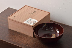 アンティーク雑貨　昭和初期　鶴蒔絵　木製菓子器(漆器)(R-043460)