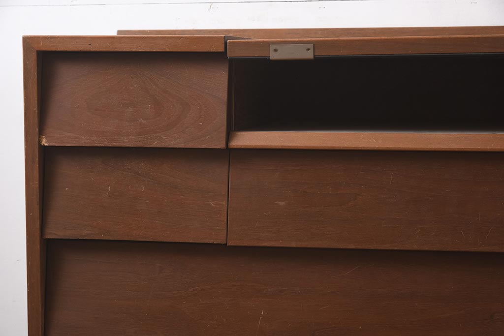 ビンテージ家具　シンプルでモダンな佇まいのドレッシングチェスト(ドレッサー、ミラー、鏡台)(R-043641)