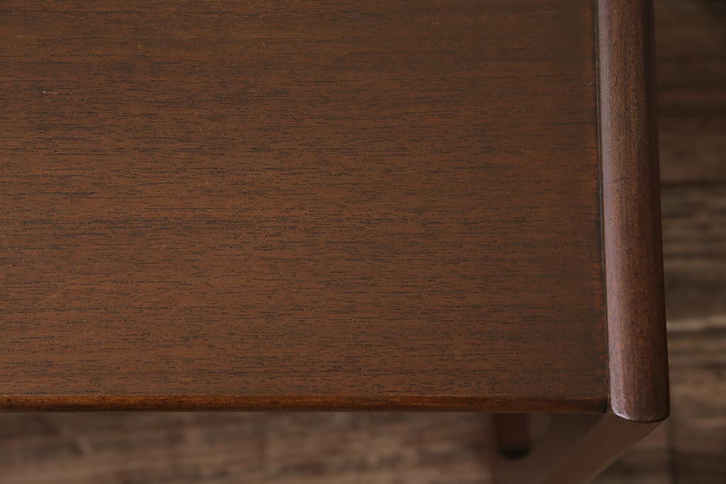ヴィンテージ家具　北欧ビンテージ　G-PLAN(ジープラン)　チーク材　温かみのある木味が魅力のネストテーブル(サイドテーブル)(R-043697)