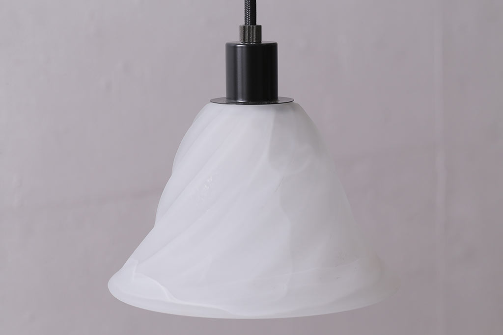 ヴィンテージ照明 イギリスビンテージ ミルクが混ざったかのような斑が美しい天井照明(吊り下げ照明、ペンダントライト)(R-043858) |  ラフジュ工房