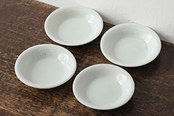 骨董　江戸明治期　陽刻白磁小皿4枚セット(伊万里焼、和食器)(R-044024)