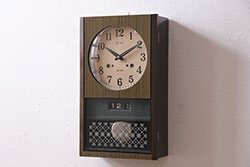 レトロ雑貨　SEIKO(セイコー)　ゼンマイ式　カレンダー付き　渋い色合いがレトロな掛け時計(柱時計、振り子時計)(R-044746)