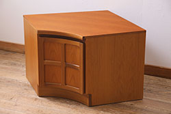 イギリスアンティーク　オーク材　シンプルなステンドグラス入りのシックなブックケース(本棚、本箱、収納棚、キャビネット、飾り棚)(R-054640)