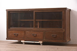 デンマークヴィンテージ　チーク材　北欧家具らしいスタイリッシュさが魅力のサイドボード(収納棚、戸棚、サイドキャビネット、ビンテージ)(R-051052)