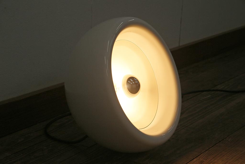 中古　深澤直人　Naoto Fukazawa　「Wan」　ホワイト　自由にポジショニングを変えられる照明(間接照明、床置き照明)(R-045511)