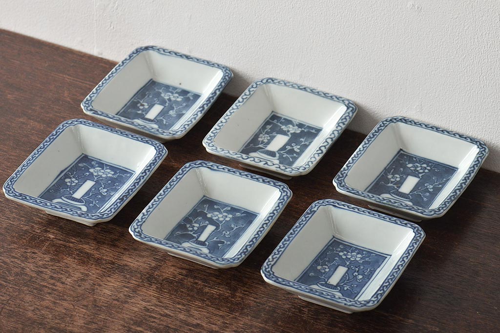 江戸期 梅の図 和の空間を彩るアンティークの染付小皿6枚セット(角皿 