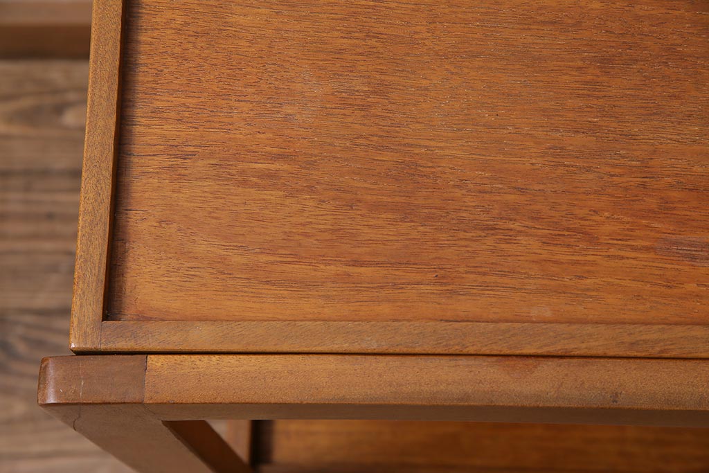ヴィンテージ家具　北欧ビンテージ　チーク材　天板がお盆にもなるキッチンワゴン(キッチンラック、トロリー、サイドテーブル)(R-045773)