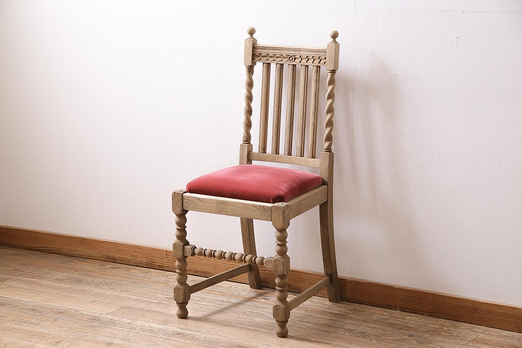 R-045945 アンティーク家具 イギリスアンティーク ストリップド(剥離) オーク材 凝った意匠のダイニングチェア(椅子)(R-045945) 