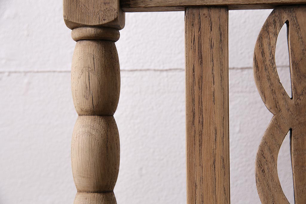 アンティーク家具　イギリスアンティーク　ストリップド(剥離)　オーク材　素朴な木味のダイニングチェア(椅子)(R-045949)