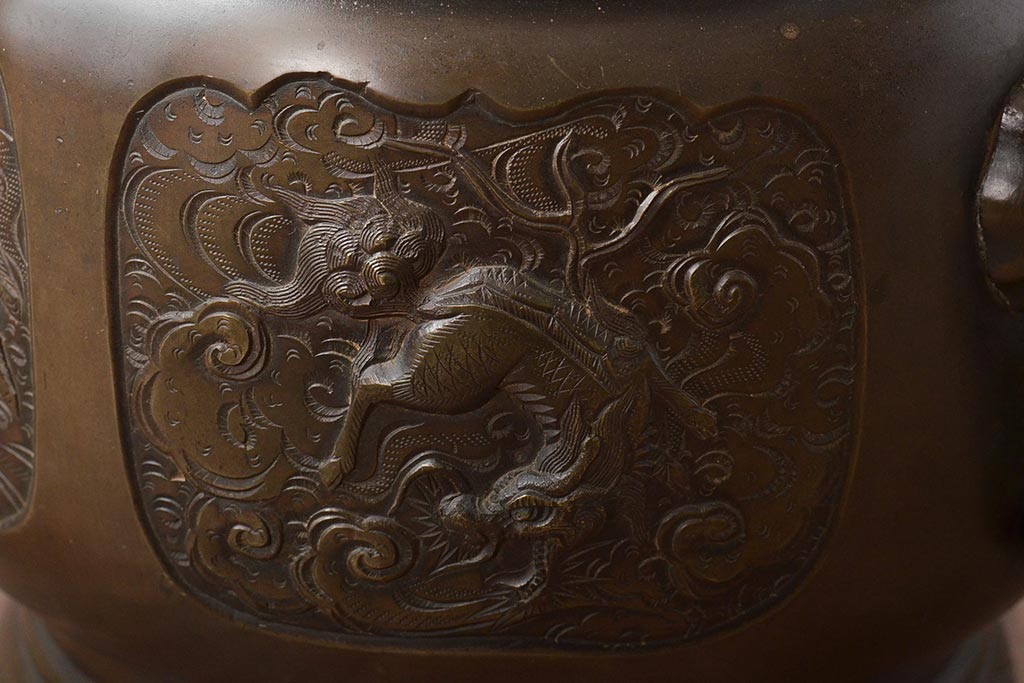 真鍮　麒麟・鳳凰・龍・亀・象の図　彫金　火鉢(鉢カバー、傘立て)(R-046099)