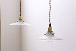 アンティーク照明　戦前　レトロな平笠シェードのペンダントライト2個セット(天井照明、吊り下げ照明、電笠)(R-046178)