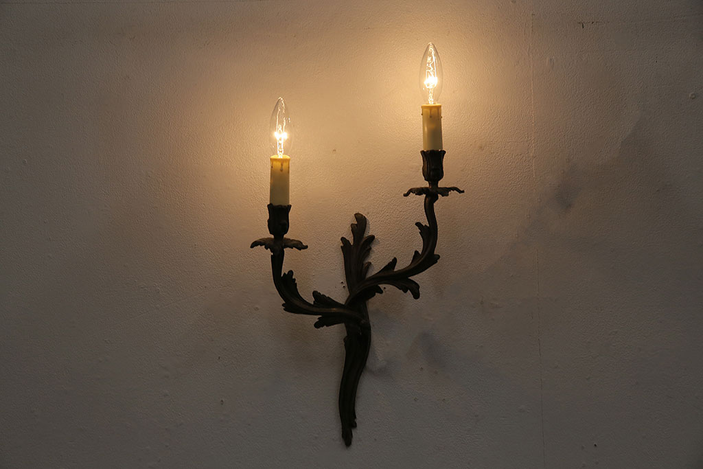 ヴィンテージ照明　フランスビンテージ　大ぶりなルイ15世様式のウォールランプ(壁付け照明、壁掛け照明)(R-046192)