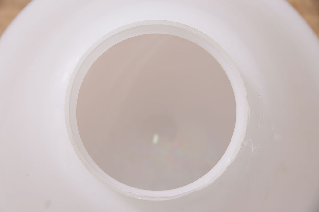アンティーク照明　レトロな乳白色のガラスシェード照明(吊り下げ照明、天井照明)(R-046261)