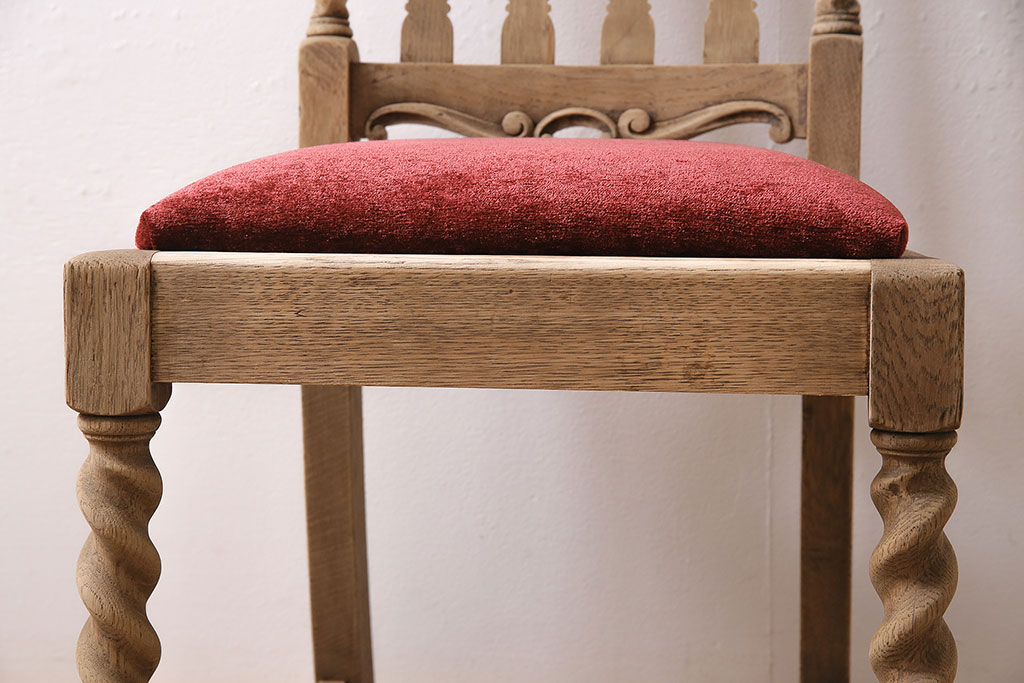 アンティーク家具　イギリスアンティーク　ストリップド(剥離)　オーク材　凝った意匠のダイニングチェア(椅子)(R-046277)