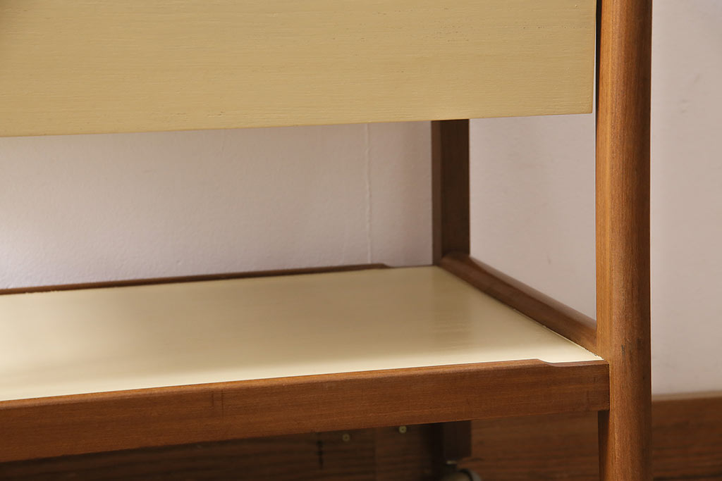 北欧ヴィンテージ家具　当店ペイント　チーク材　ナチュラルなカラーのトロリーワゴン(キッチンワゴン、サイドテーブル、ビンテージ)(R-046353)