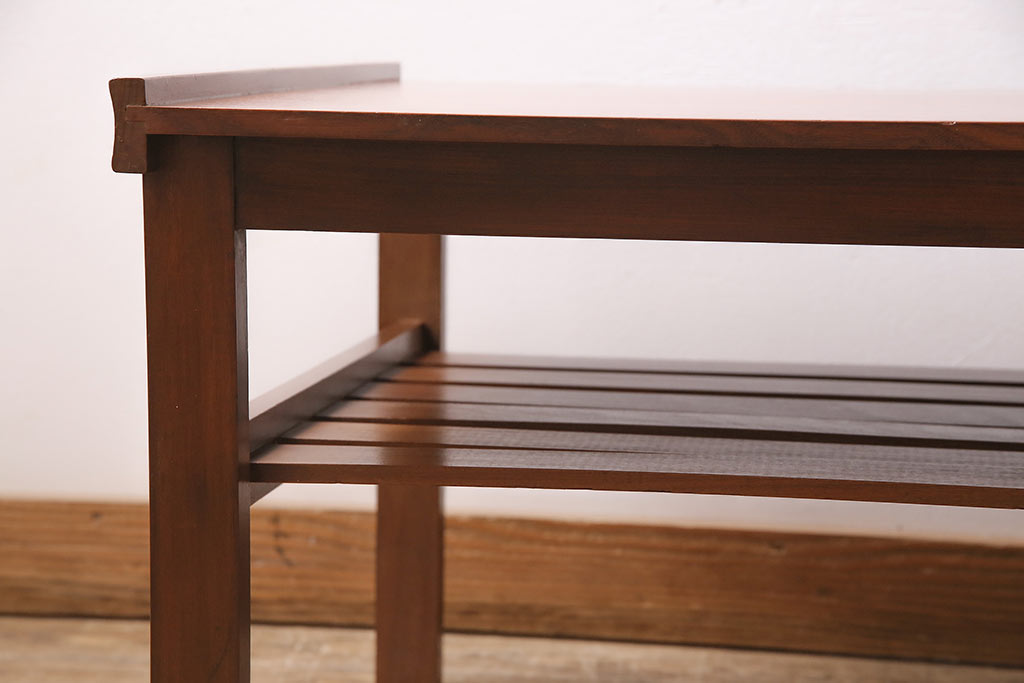 ヴィンテージ家具　北欧ビンテージ　レトロスタイルにも合うチーク材製のセンターテーブル(リビングテーブル、サイドテーブル)(R-046684)